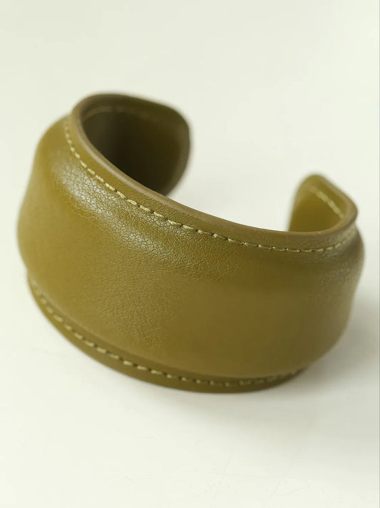 Simple open leather bracelet - L