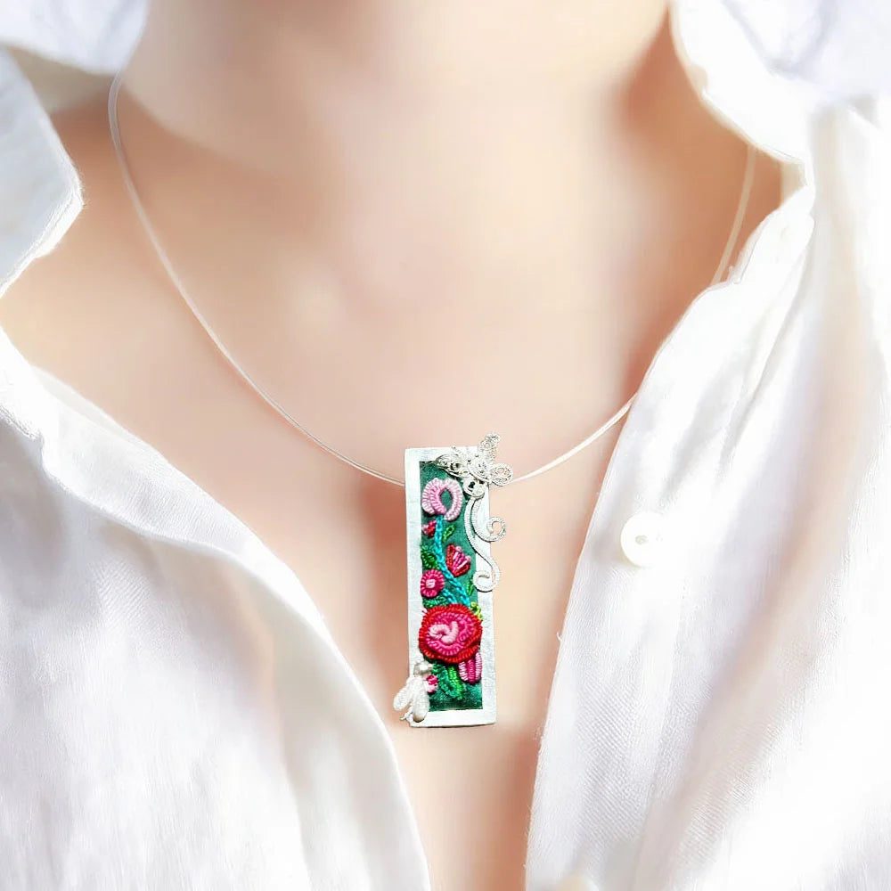 Filigree silver embroidered rectangular pendant necklace - Red