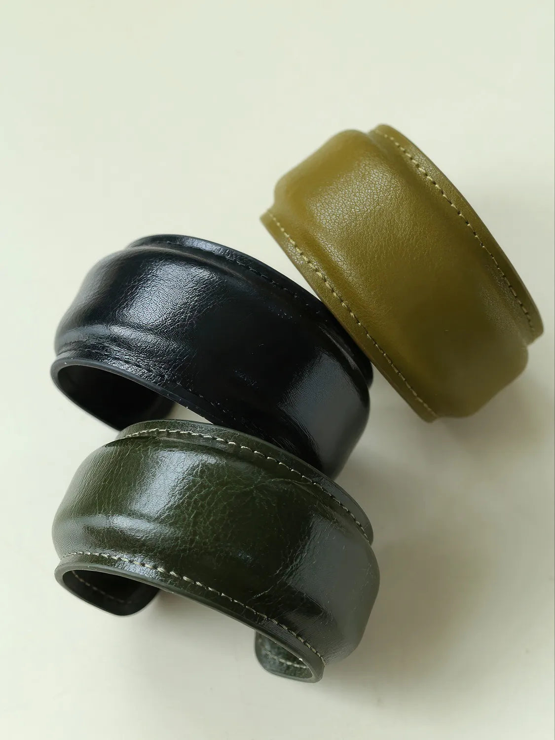 Simple open leather bracelet - L