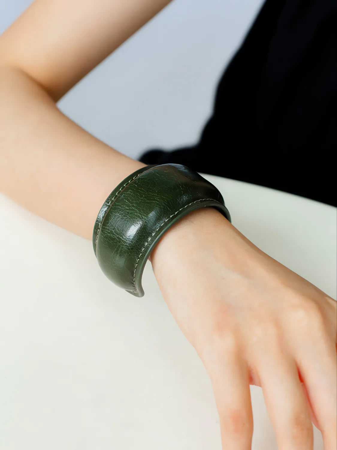 Simple open leather bracelet - L