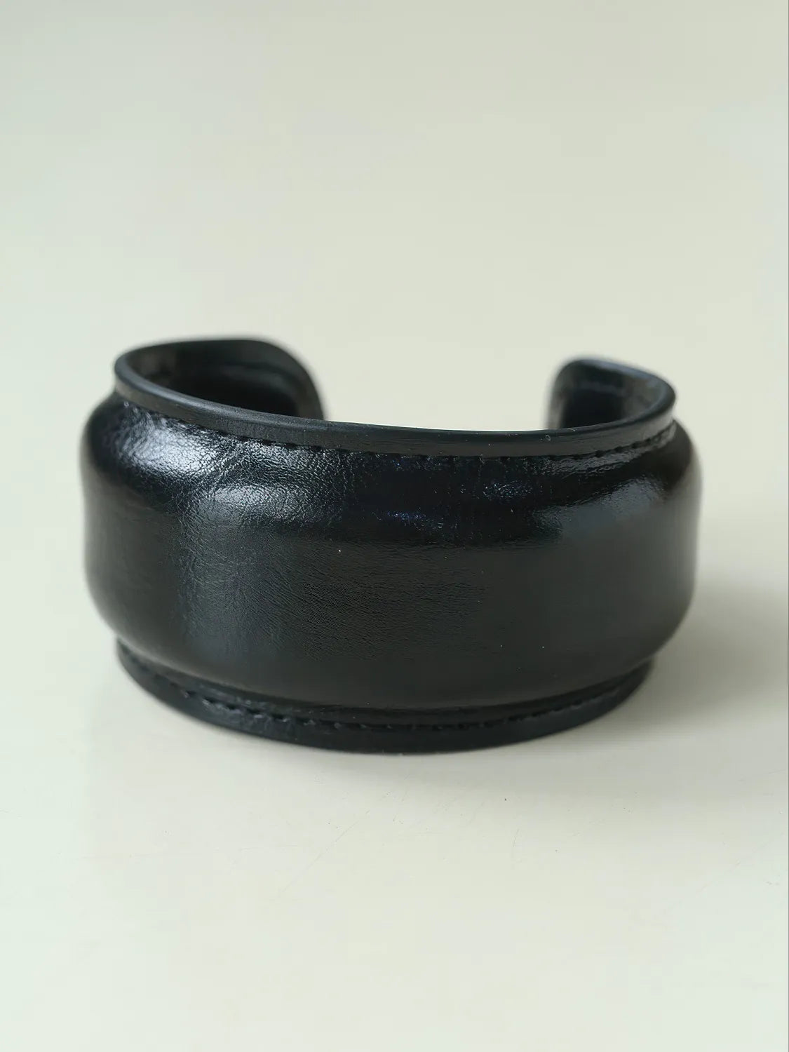 Simple open leather bracelet - L