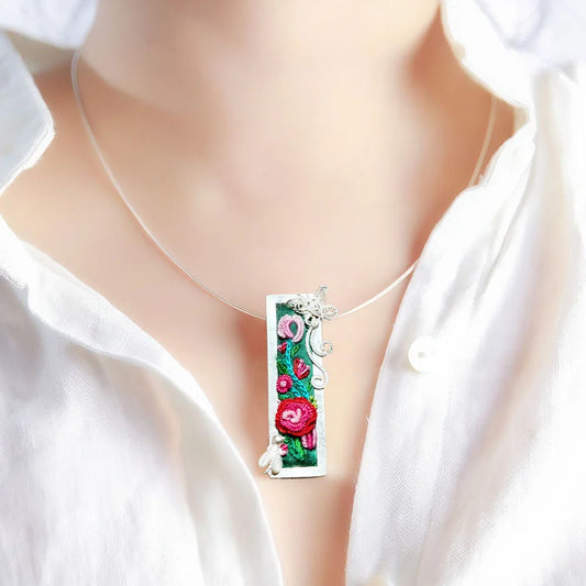 Filigree silver embroidered rectangular pendant necklace - Red