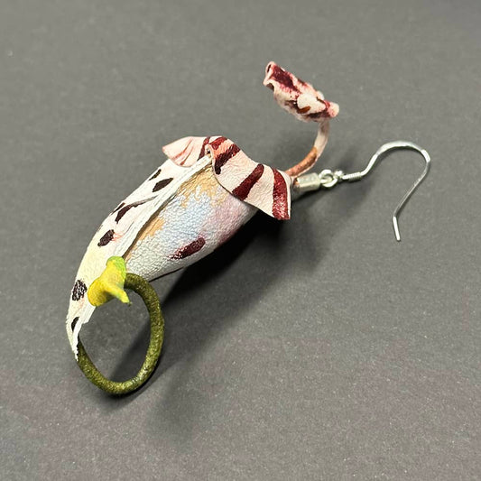 Leather nepenthes earring - white