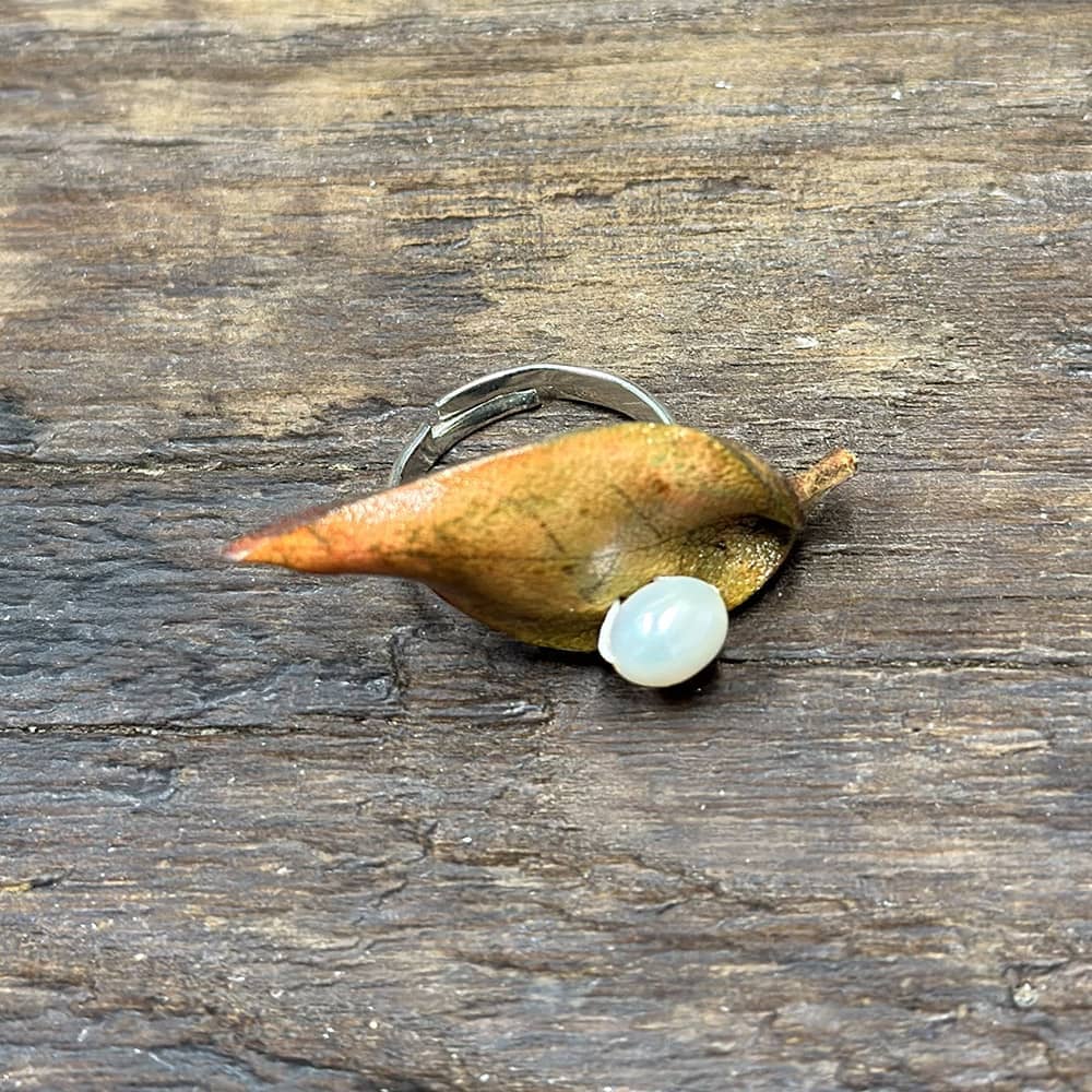 Autumn leaf leather ring